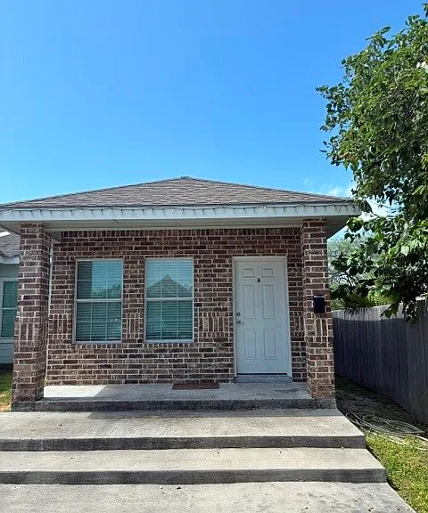 137 W D Ave #A — Photo 1