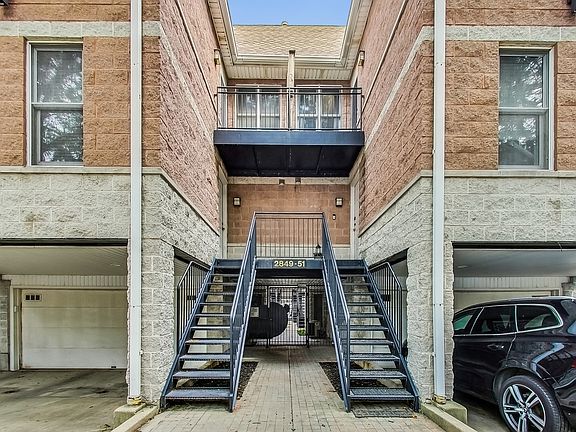 2nd image of 2851 N Southport Ave APT D
