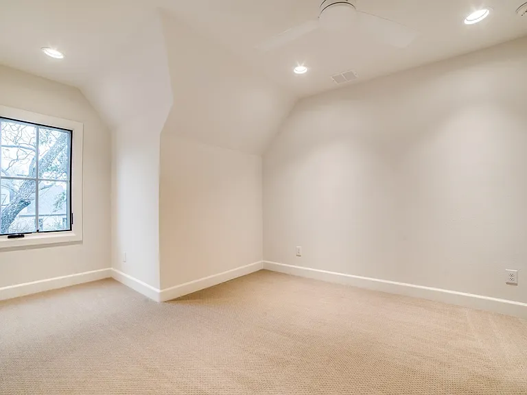 4403 Glenwick Ln — Photo 16