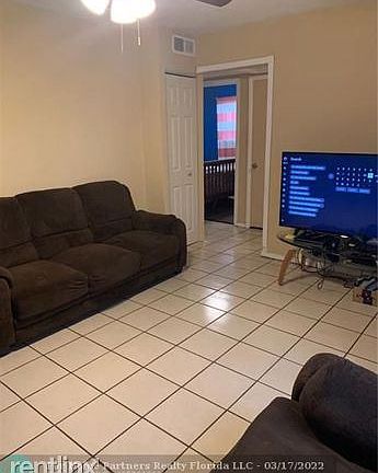5th image of 221 NW 38th Pl