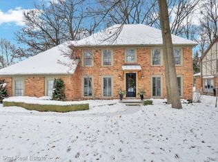 4143 Glencastle Dr, Troy, MI