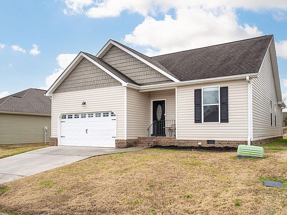 2nd image of 140 Fieldstone Cmns