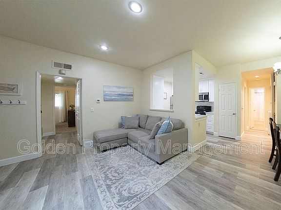 3rd image of 4434 Louisiana St APT 1