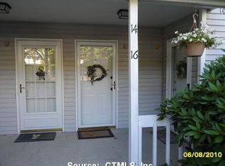 16 Greenview Ln, Milford, CT 06461