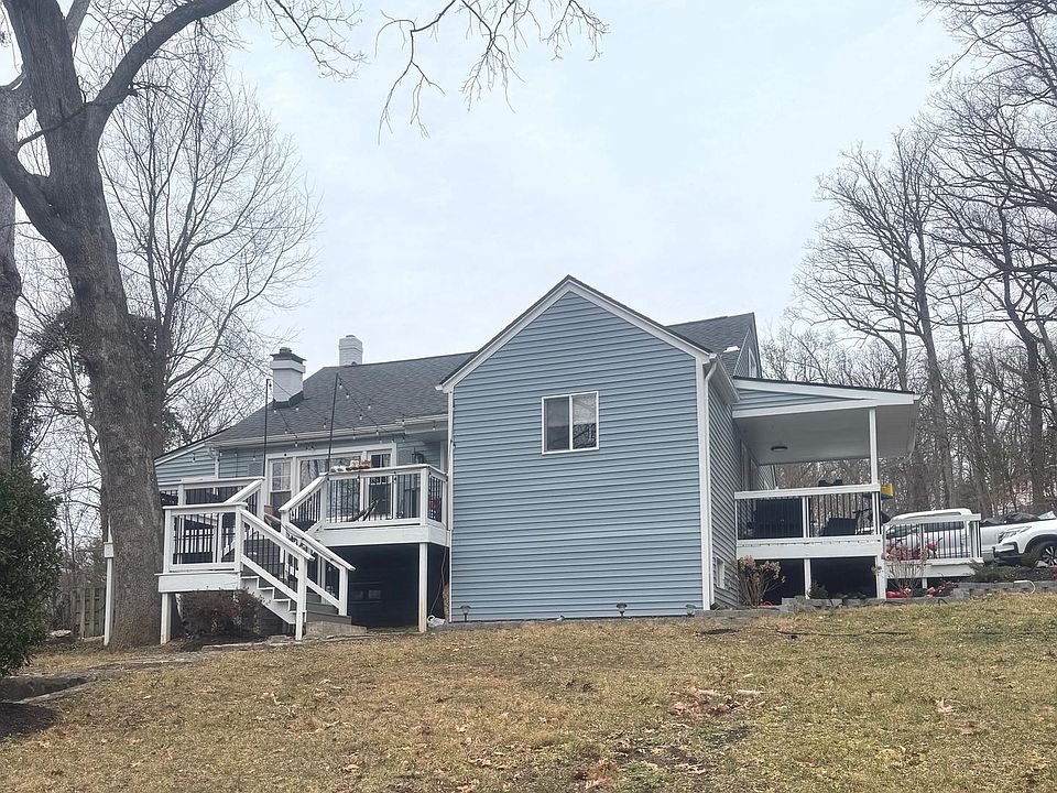 2nd image of 3170 Oakmont Ave