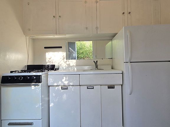 5th image of 99 S 14th St APT 5