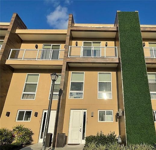1st image of 3183 Brasilia Ave