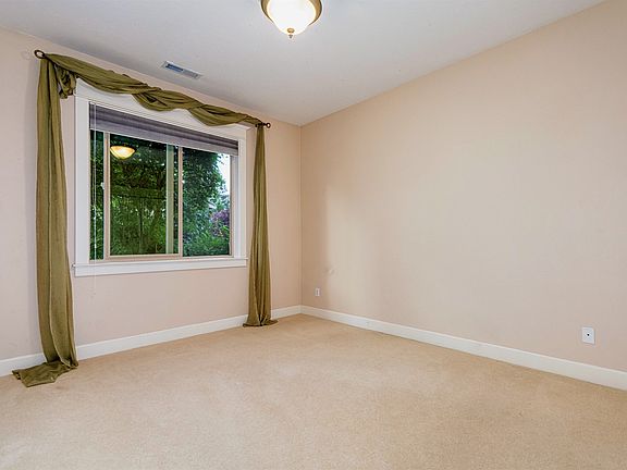 3rd image of 1212 NE 150th Ave