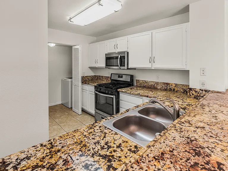 1229 E Carson St #1 — Photo 5