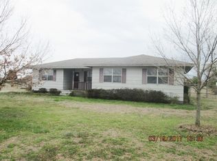 31 Robinwood Ln, Sikeston, MO 63801