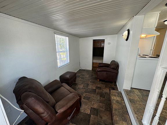 2nd image of 38012 Bluebird Cir