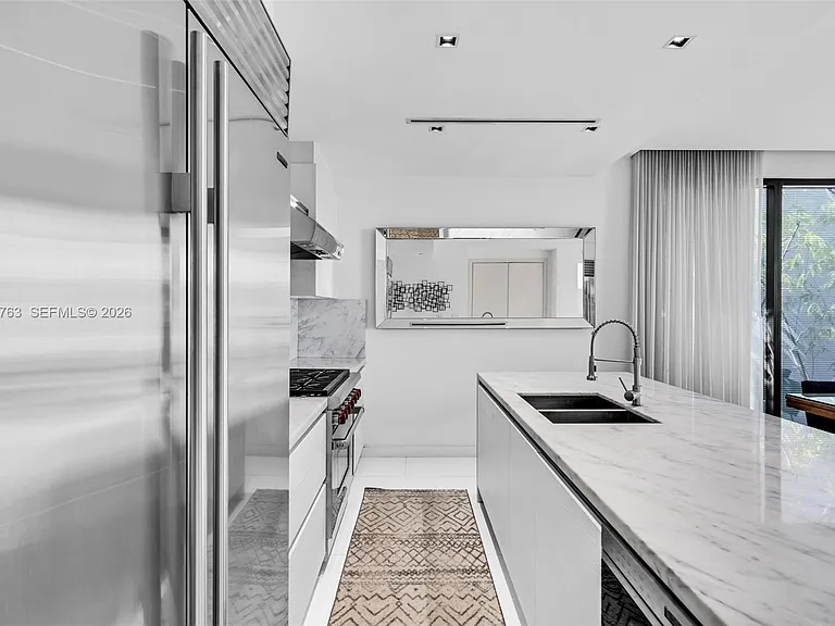 350 Meridian Ave #202 — Photo 16