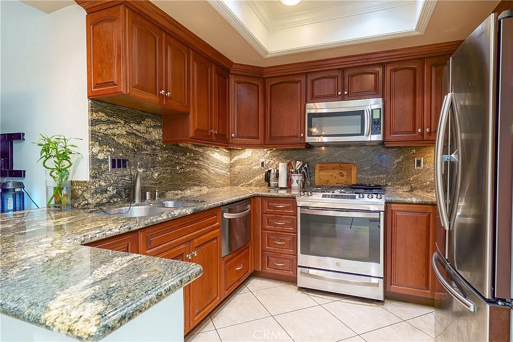 3 bed, 1144 sqft, $4,500 — Photo 4