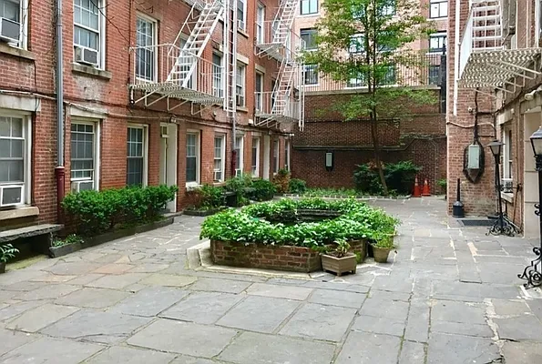 Rented by REAL New York | media 20