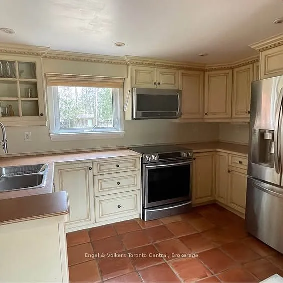 109 Hope St #1 — Photo 5