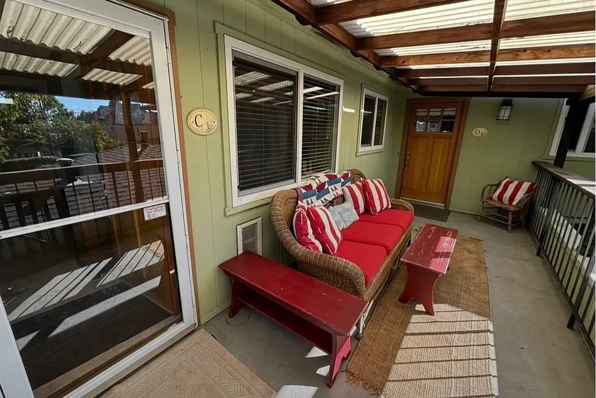 2 bed, 910 sqft, $1,725 — Photo 2