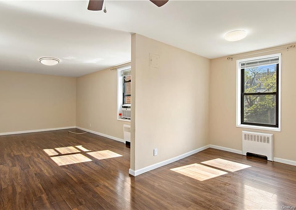 1st image of 555 McLean Ave APT 2F