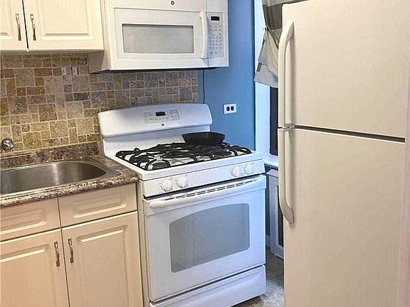 5th image of 7525 210th St APT 1K