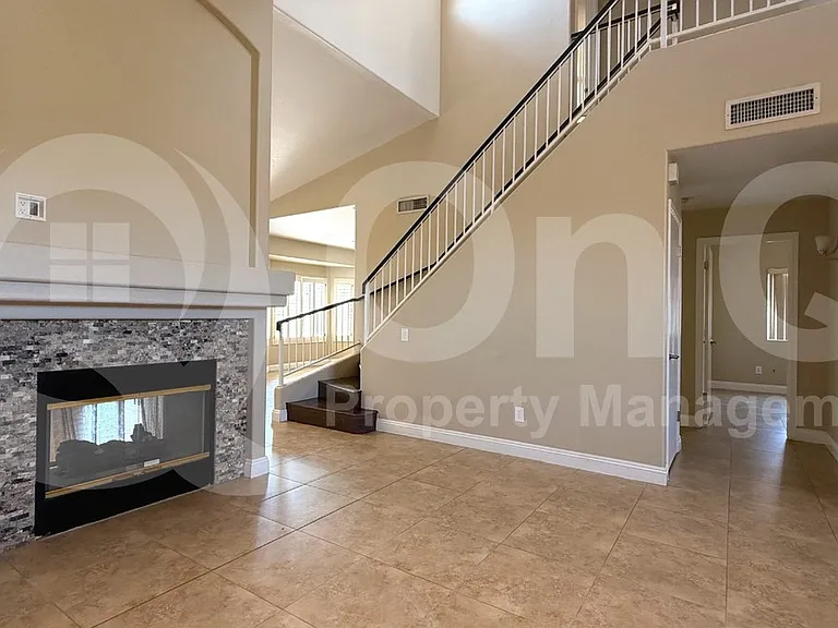 3211 E Behrend Dr — Photo 9