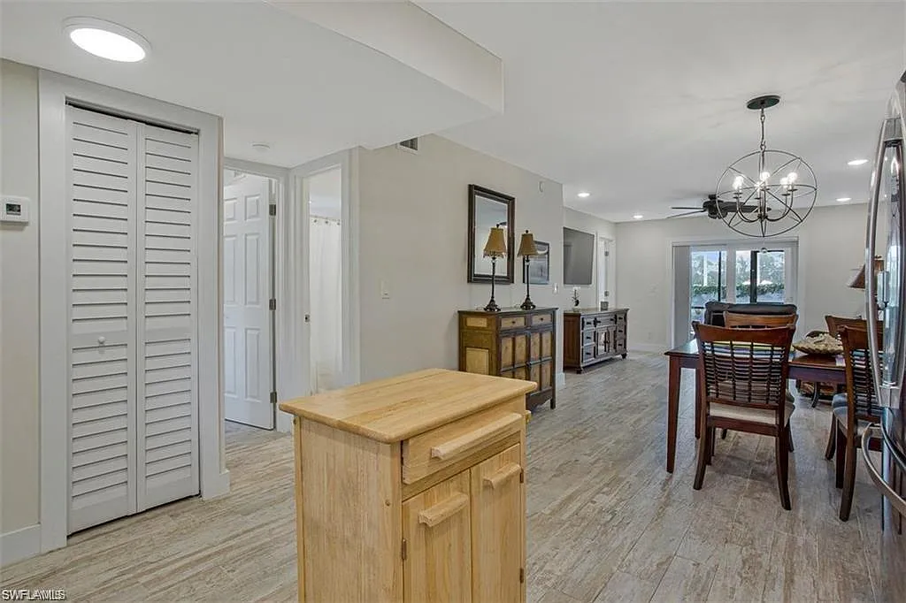 2 bed, 2.0 bath, 800 sqft, $1,600 — Photo 4