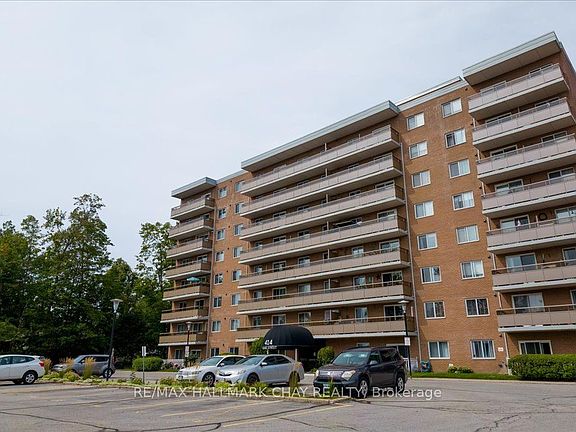 2nd image of 414 Blake St #706