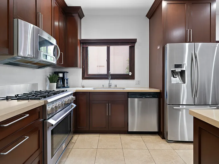 1039 S Hayworth Ave #1039 — Photo 8