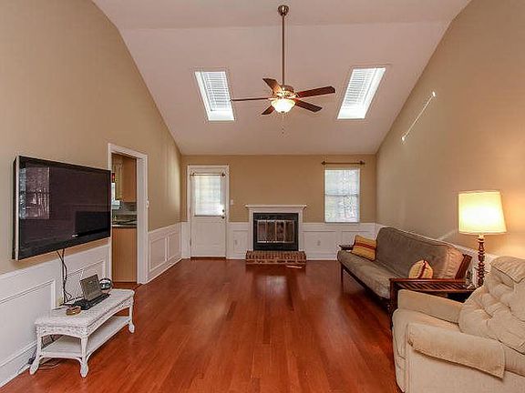 2nd image of 4658 Wellington Ct
