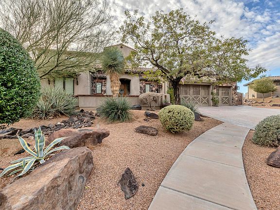 2nd image of 996 S Homestead Cir