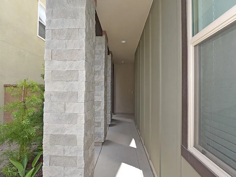 17 Arriate St — Photo 3