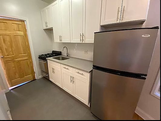 5th image of 71 Thompson St APT 5A