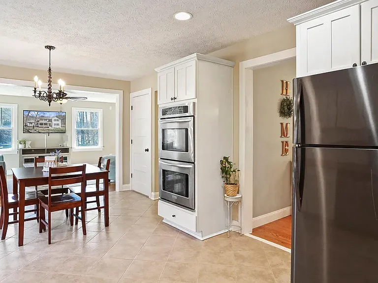 627 Lakeview Dr — Photo 14