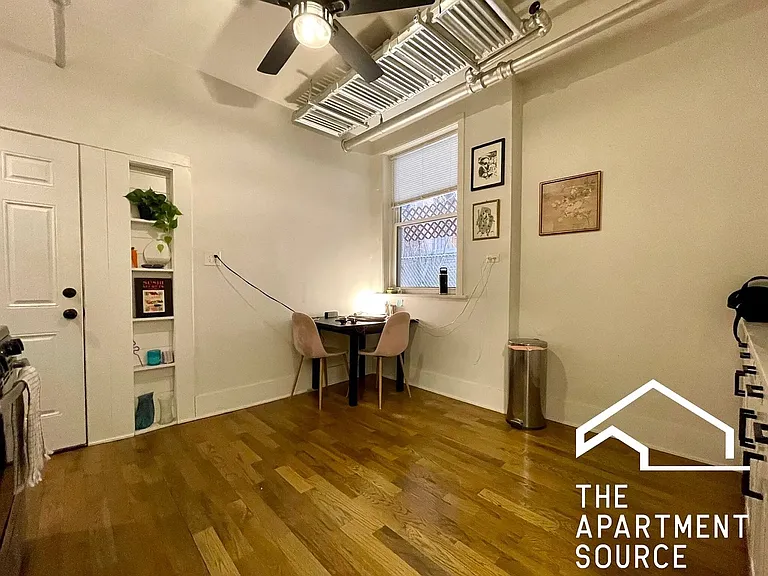 2253 N Spaulding Ave #G — Photo 8