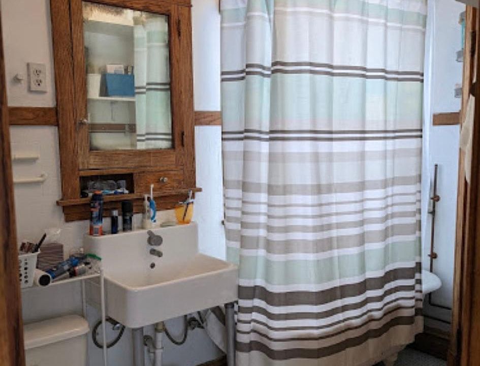 1st image of 3244 N Greenview Ave #3