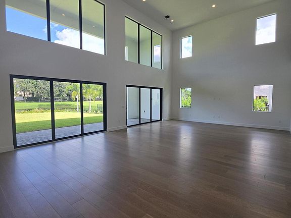 5th image of 9911 MERAVITA Avenue