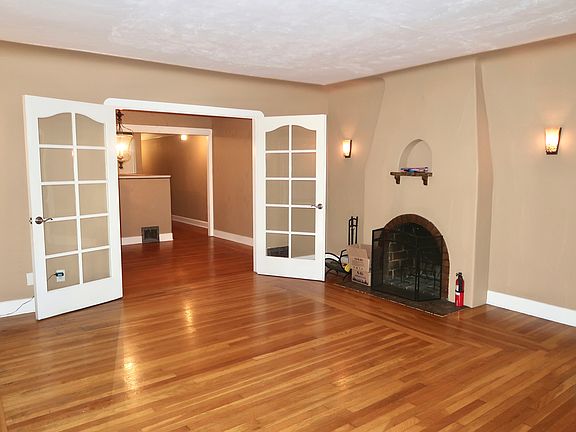 4th image of 705 N 2nd St