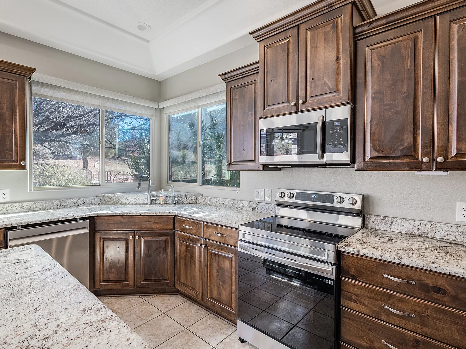 3 bed, 1567 sqft, $2,300 — Photo 4