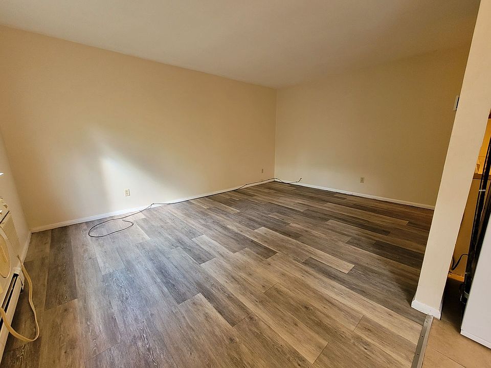 1st image of 2069 N Cambridge Ave APT 106