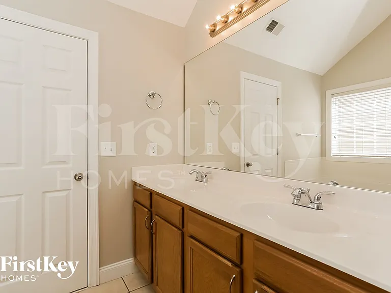 5680 Grande River Rd — Photo 9