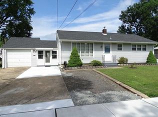 43 Grandview Ave, Morrisville, PA 19067