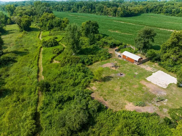 W5909 East CLYMET ROAD, Watertown, WI 53098