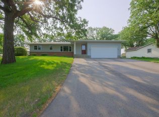 1105 Ridgeway Dr SW, Alexandria, MN 56308