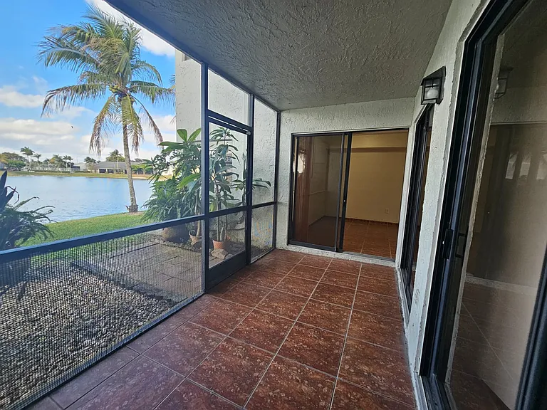 1041 Jefferson Dr #J — Photo 11