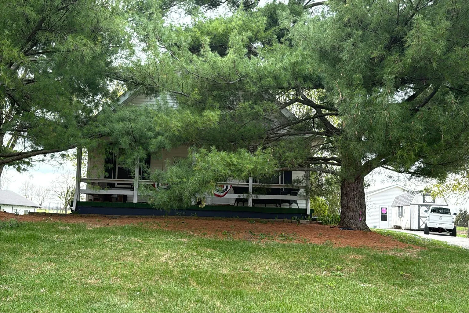 10893 W State Road 142 photo 1