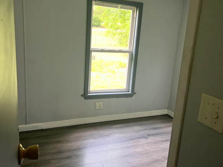 365 Wonderland Rd — Photo 8