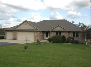 1602 S Bill Deller Rd, Angola, IN 46703