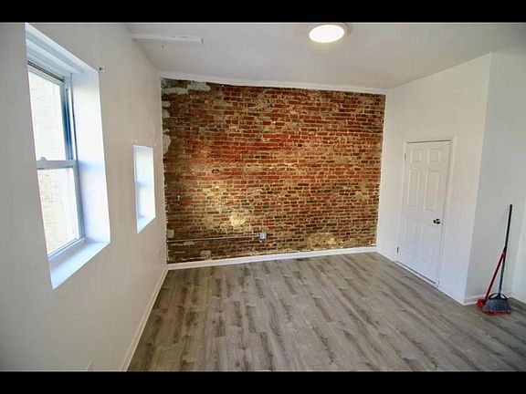 4th image of 2457 Frankford Ave APT 2B