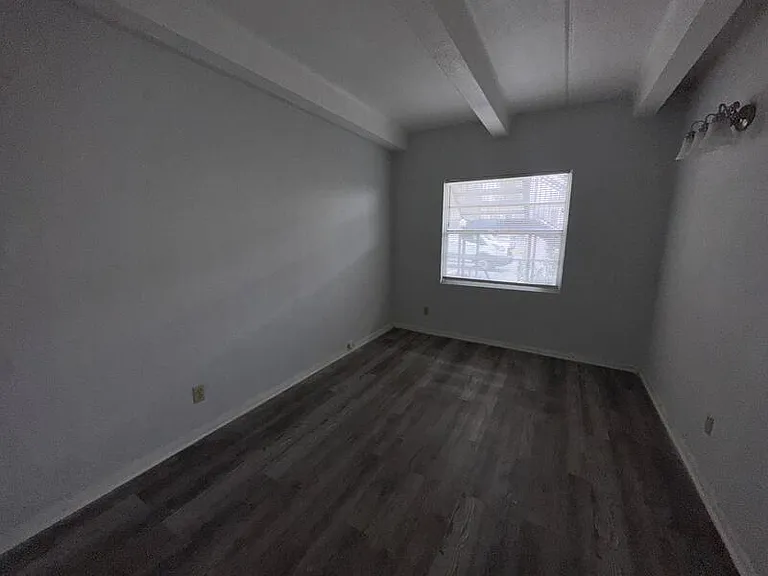 5261 Alhambra Dr — Photo 6