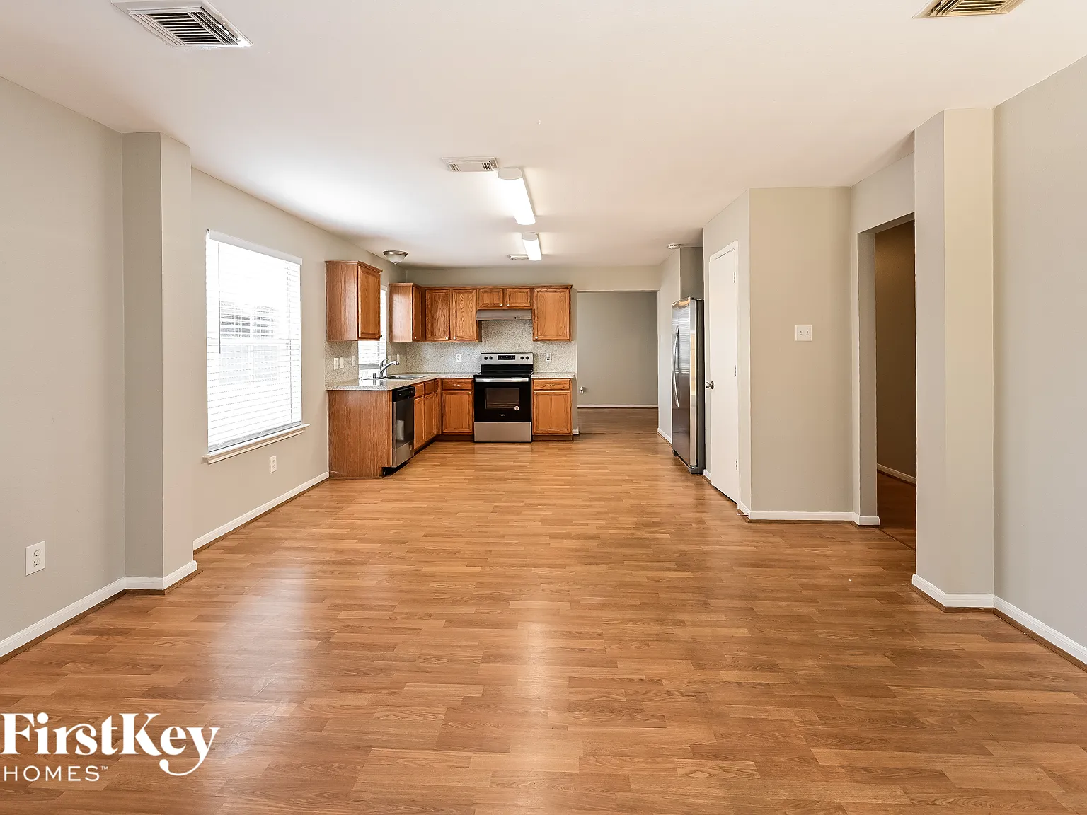3 bed, 2.0 bath, 1385 sqft, $1,970 — Photo 4