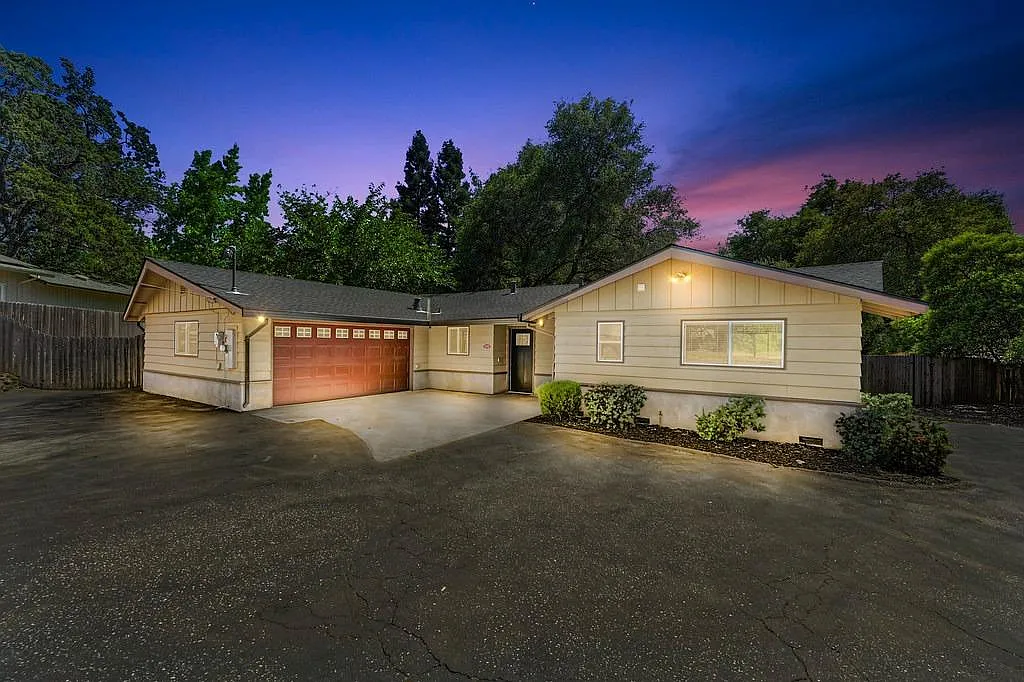 1161 Star Ln photo 1