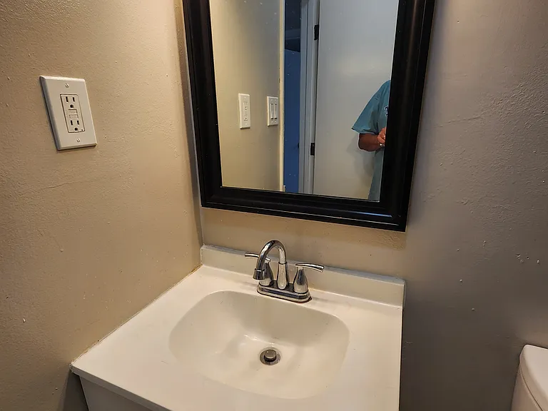 325 Ashlawn Dr #6 — Photo 14